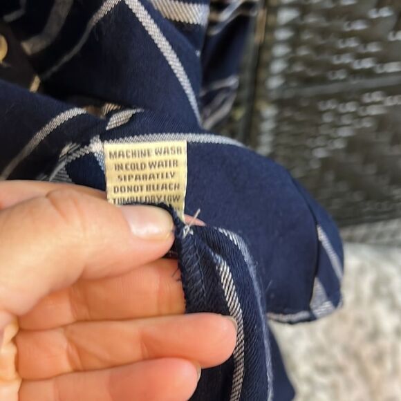 NWT Sim & Sam Flannel Button Down Size Medium - Picture 10 of 12